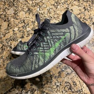 Nike Free 4.0 Flyknit Sneaker